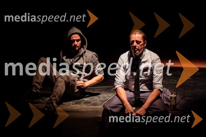  Blaž Popovski, igralec;  Igor Štamulak, igralecJugoslavija, moja dežela, krstna uprizoritev drame