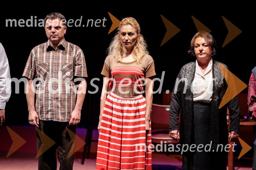  Aleksandar Stojković, igralec;  Mirela Predojević, igralka;  Mojca Partljič, igralkaJugoslavija, moja dežela, krstna uprizoritev drame