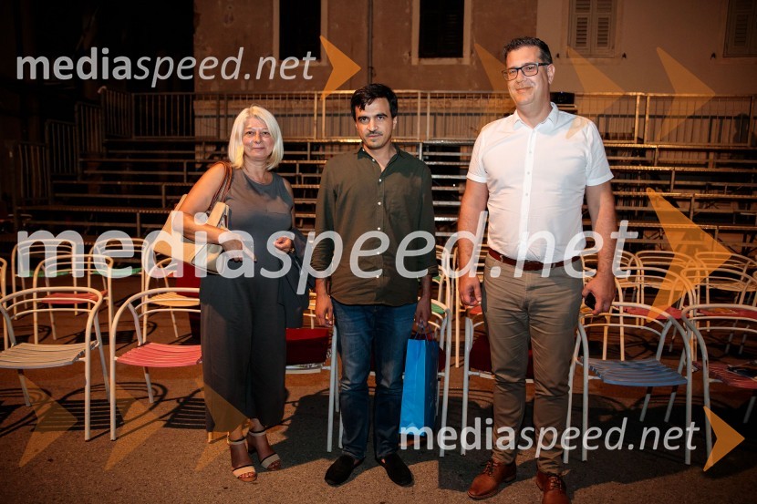  Jasna Softić, podžupanja Mestne občine Koper;  Marko Misirača, režiser;  Aleš Bržan, župan Mestne občine KoperJugoslavija, moja dežela, krstna uprizoritev drame