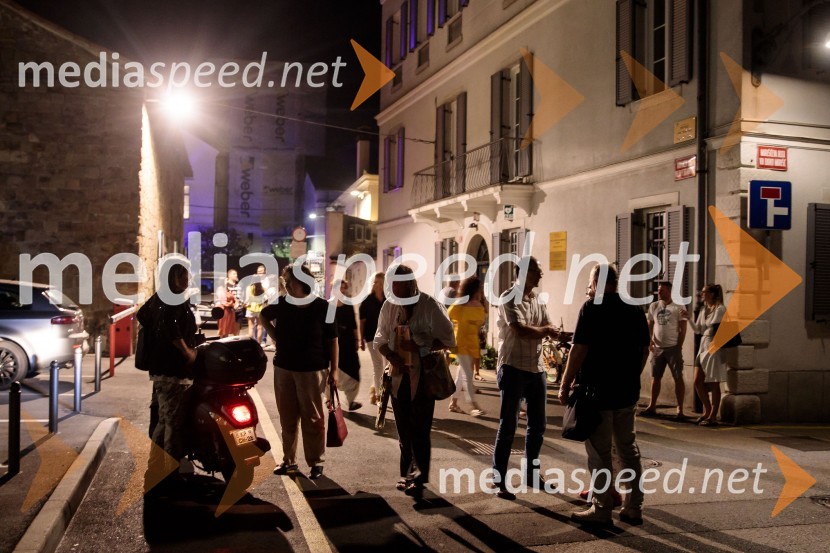 Jugoslavija, moja dežela, krstna uprizoritev drame