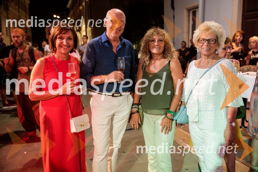 Jugoslavija, moja dežela, krstna uprizoritev drame