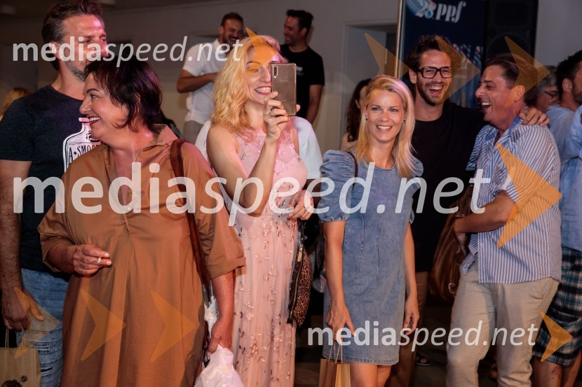  Mojca Partljič, igralka;  Mirela Predojević, igralka;  Tjaša Hrovat, igralka;  Igor Štamulak, igralecJugoslavija, moja dežela, krstna uprizoritev drame