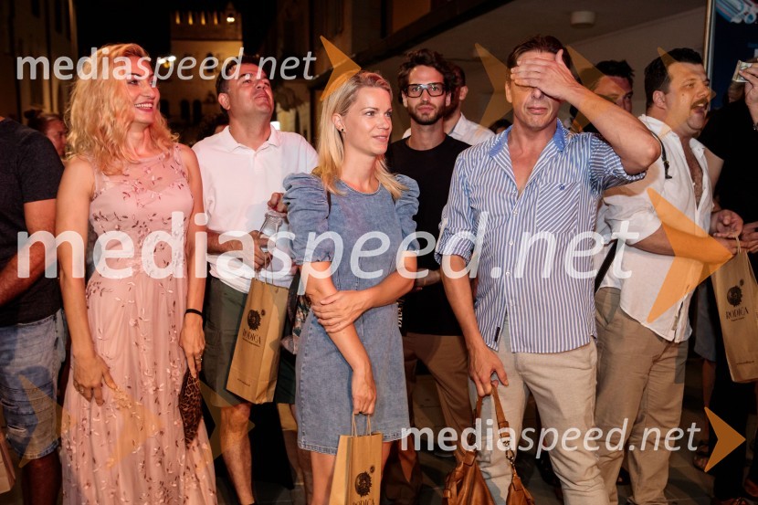  Mirela Predojević, igralka;  Tjaša Hrovat, igralka;  Igor Štamulak, igralecJugoslavija, moja dežela, krstna uprizoritev drame