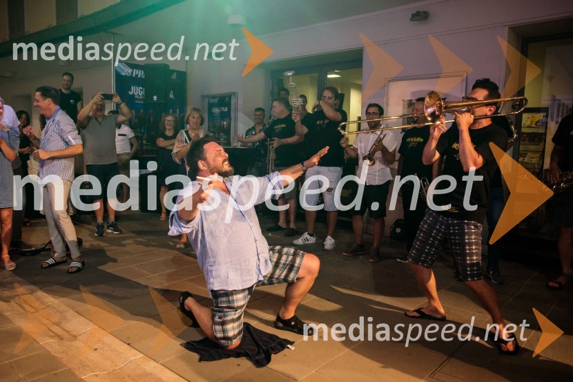  Dean Batoz, igralecJugoslavija, moja dežela, krstna uprizoritev drame