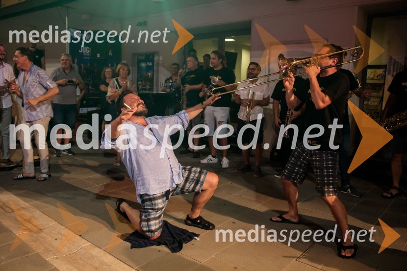  Dean Batoz, igralecJugoslavija, moja dežela, krstna uprizoritev drame