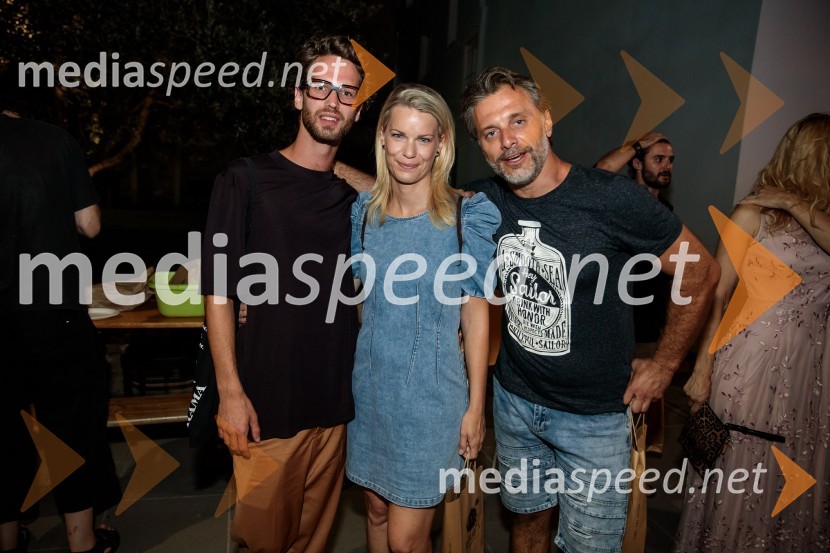  ... ;  Tjaša Hrovat, igralka;  Željko Erkić, igralecJugoslavija, moja dežela, krstna uprizoritev drame