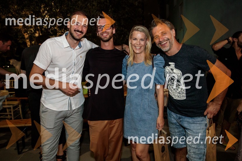  ... ;  ... ;  Tjaša Hrovat, igralka;  Željko Erkić, igralecJugoslavija, moja dežela, krstna uprizoritev drame