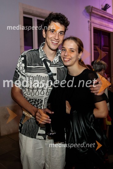 Jugoslavija, moja dežela, krstna uprizoritev drame