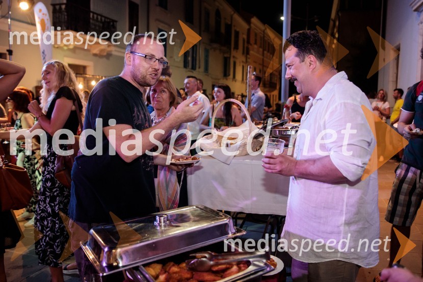  ... ;  Boris Šavija, igralecJugoslavija, moja dežela, krstna uprizoritev drame