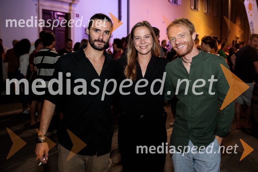  ... ;  ... ;  Rok  Matek, igralecJugoslavija, moja dežela, krstna uprizoritev drame