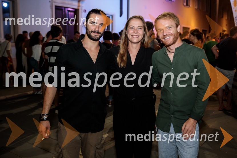  ... ;  ... ;  Rok  Matek, igralecJugoslavija, moja dežela, krstna uprizoritev drame