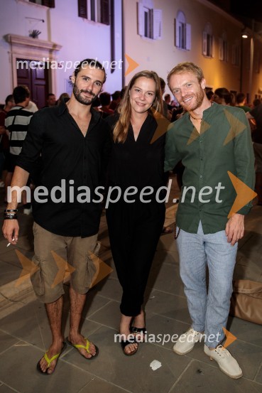  ... ;  ... ;  Rok  Matek, igralecJugoslavija, moja dežela, krstna uprizoritev drame