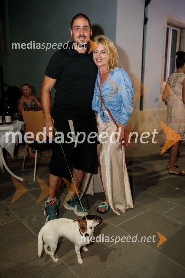  ... ;  Miljka Brđanin, igralkaJugoslavija, moja dežela, krstna uprizoritev drame