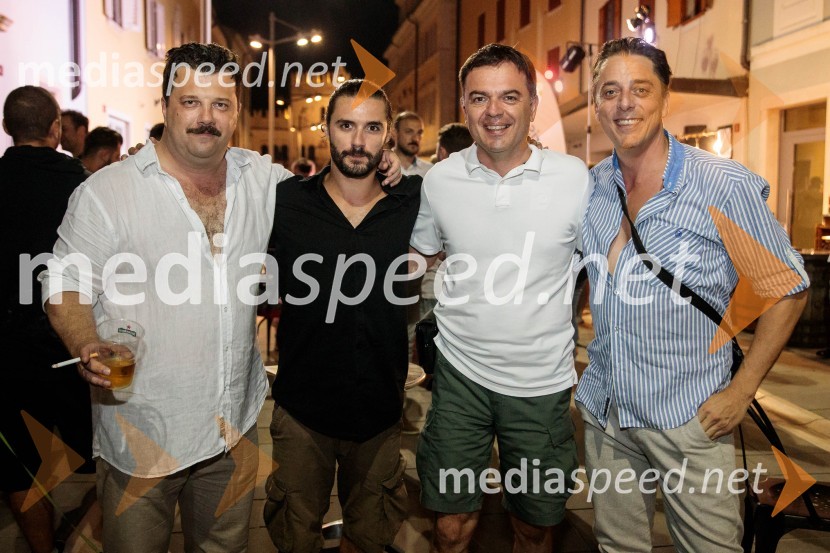  Boris Šavija, igralec;  Blaž Popovski, igralec;  Aleksandar Stojković, igralec;  Igor Štamulak, igralecJugoslavija, moja dežela, krstna uprizoritev drame