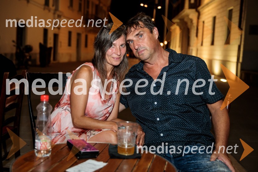 Jugoslavija, moja dežela, krstna uprizoritev drame