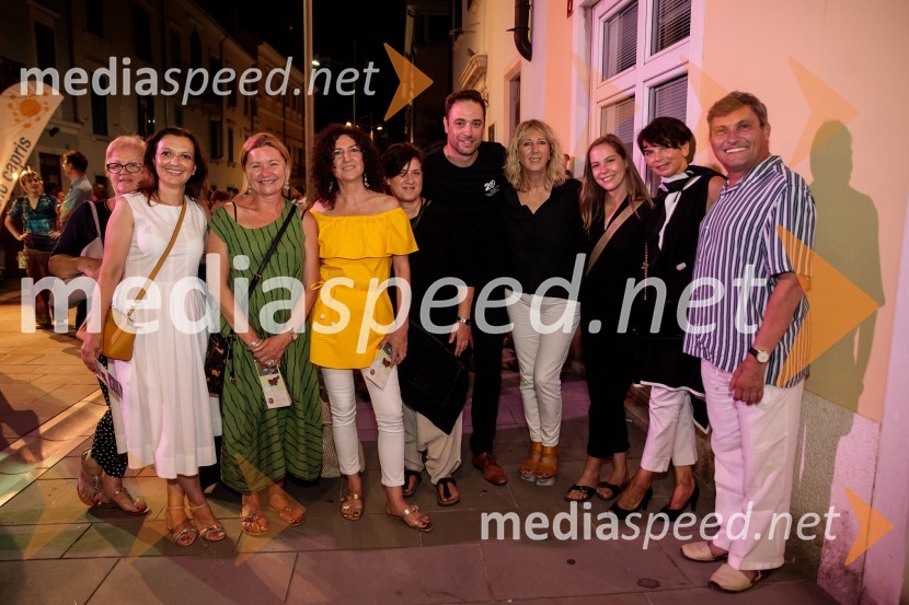 Jugoslavija, moja dežela, krstna uprizoritev drame