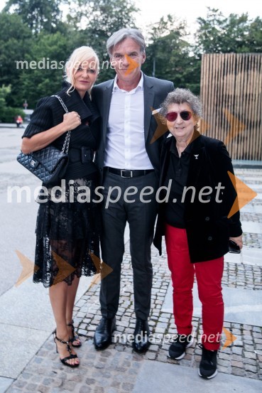 dr. Jerneja Kastelic, direktorica sektorja za gospodarjenje z objekti in najemniki, Mercator d.d.; mag. David Kastelic, predsednik uprave, Zavarovalnica Sava, d.d.;  Dragica Petrovič, režiserka in producentkaAnna Netrebko in Yusif Eyvazov, nastop v okviru 69. Ljubljana Festivala