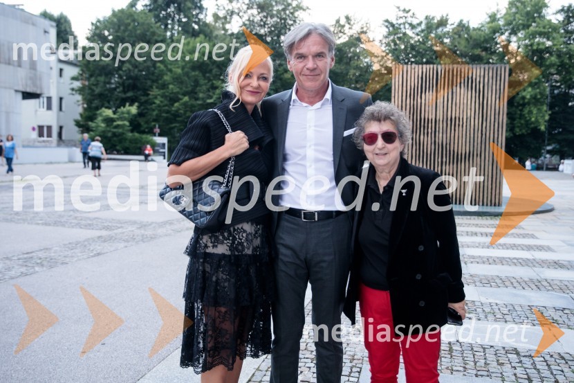 dr. Jerneja Kastelic, direktorica sektorja za gospodarjenje z objekti in najemniki, Mercator d.d.; mag. David Kastelic, predsednik uprave, Zavarovalnica Sava, d.d.;  Dragica Petrovič, režiserka in producentkaAnna Netrebko in Yusif Eyvazov, nastop v okviru 69. Ljubljana Festivala