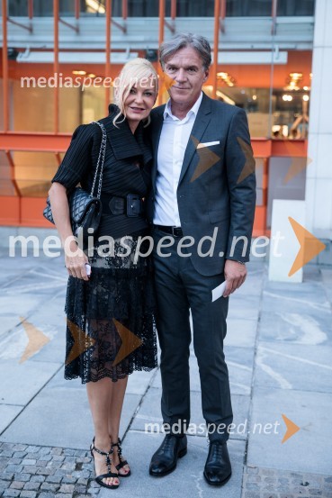 dr. Jerneja Kastelic, direktorica sektorja za gospodarjenje z objekti in najemniki, Mercator d.d.; mag. David Kastelic, predsednik uprave, Zavarovalnica Sava, d.d.Anna Netrebko in Yusif Eyvazov, nastop v okviru 69. Ljubljana Festivala