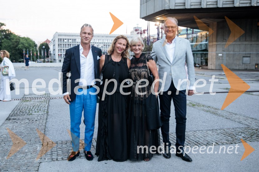  ... ;  ... ;  Sonja Poljanšek Škrabec, lastnica Welness centra Sunny;  Janez  Škrabec, direktor Riko d.o.o., predsednik Slovensko-ruskega poslovnega sveta, častni konzul BelorusijeAnna Netrebko in Yusif Eyvazov, nastop v okviru 69. Ljubljana Festivala