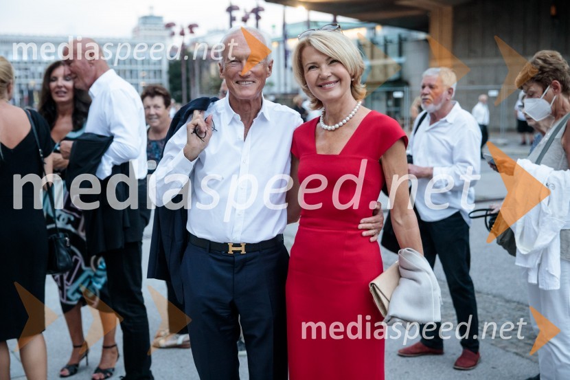  Janez Pergar, častni konzul Južnoafriške republike;  Nevenka Črešnar Pergar, lastnica in direktorica podjetja NP ConsultingAnna Netrebko in Yusif Eyvazov, nastop v okviru 69. Ljubljana Festivala