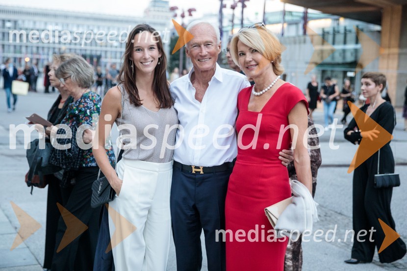  Kaja Pergar;  Janez Pergar, častni konzul Južnoafriške republike;  Nevenka Črešnar Pergar, lastnica in direktorica podjetja NP ConsultingAnna Netrebko in Yusif Eyvazov, nastop v okviru 69. Ljubljana Festivala