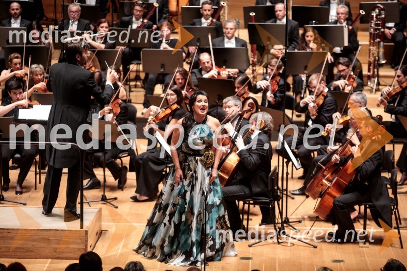  Anna Netrebko, sopranistkaAnna Netrebko in Yusif Eyvazov, nastop v okviru 69. Ljubljana Festivala