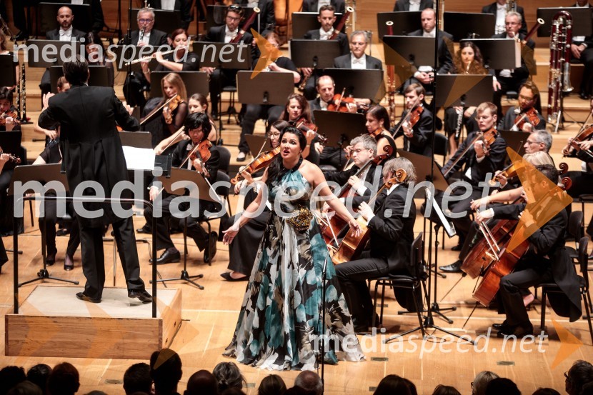  Anna Netrebko, sopranistkaAnna Netrebko in Yusif Eyvazov, nastop v okviru 69. Ljubljana Festivala