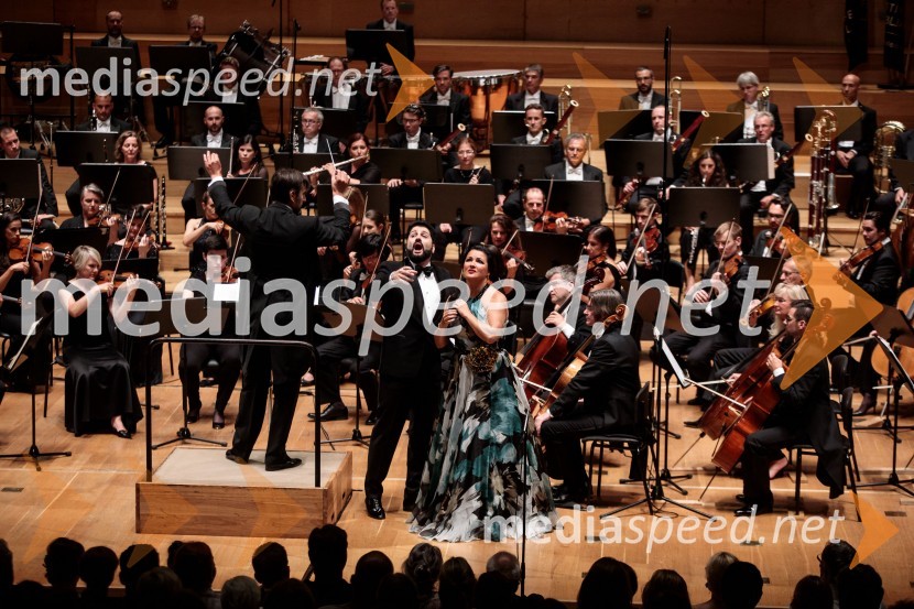  Jusif Ejvazov, tenor;  Anna Netrebko, sopranistkaAnna Netrebko in Yusif Eyvazov, nastop v okviru 69. Ljubljana Festivala