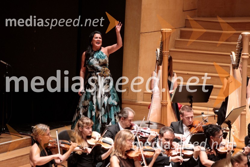  Anna Netrebko, sopranistkaAnna Netrebko in Yusif Eyvazov, nastop v okviru 69. Ljubljana Festivala