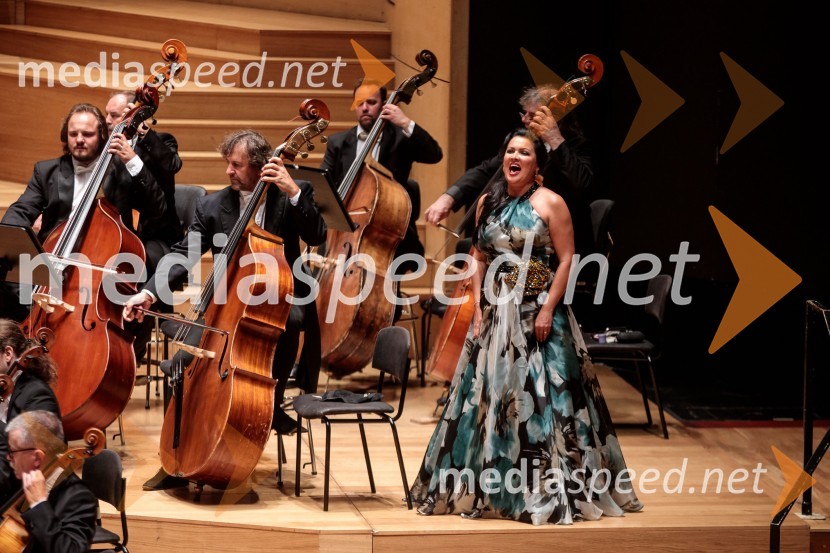  Anna Netrebko, sopranistkaAnna Netrebko in Yusif Eyvazov, nastop v okviru 69. Ljubljana Festivala