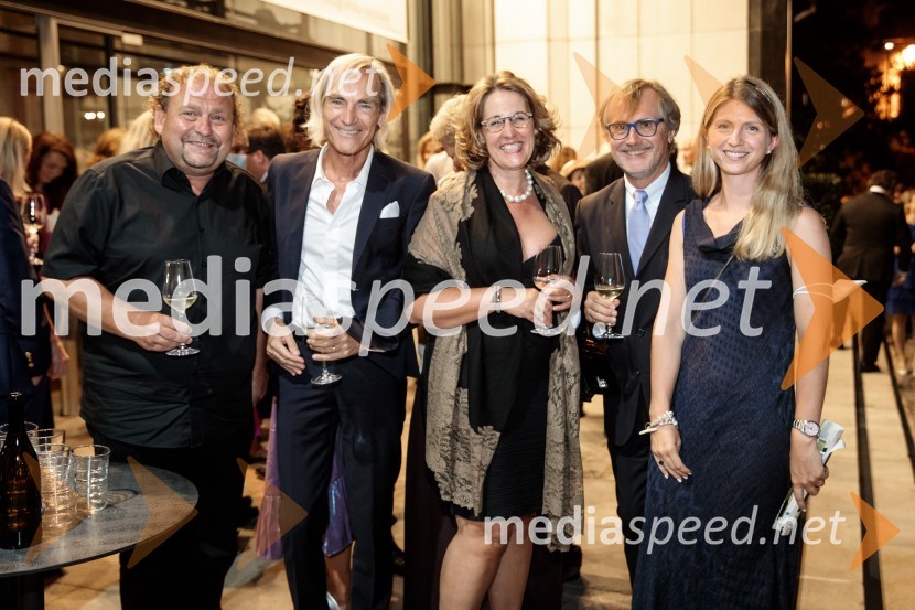  Darko  Brlek, direktor in umetniški vodja, Festival Ljubljana;  ... ;  ... ;  ... ;  ... Anna Netrebko in Yusif Eyvazov, nastop v okviru 69. Ljubljana Festivala