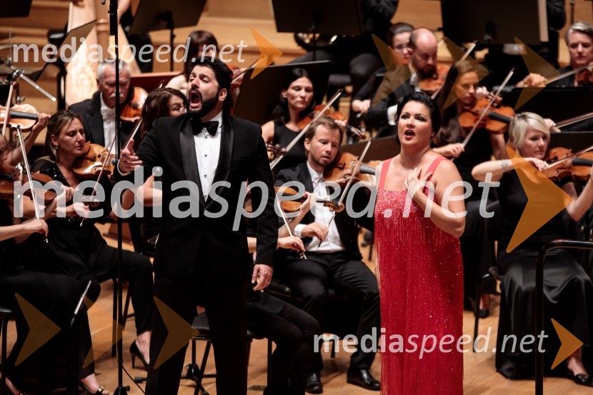  Jusif Ejvazov, tenor;  Anna Netrebko, sopranistkaAnna Netrebko in Yusif Eyvazov, nastop v okviru 69. Ljubljana Festivala