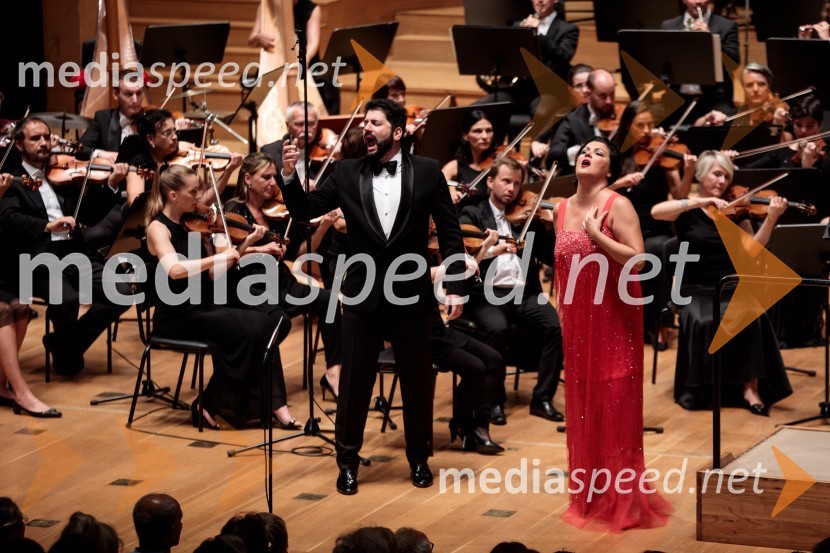  Jusif Ejvazov, tenor;  Anna Netrebko, sopranistkaAnna Netrebko in Yusif Eyvazov, nastop v okviru 69. Ljubljana Festivala