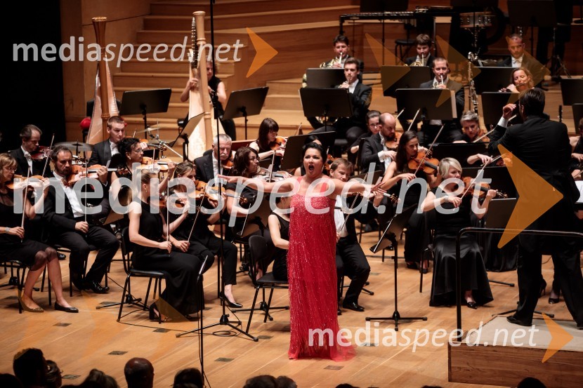  Anna Netrebko, sopranistkaAnna Netrebko in Yusif Eyvazov, nastop v okviru 69. Ljubljana Festivala