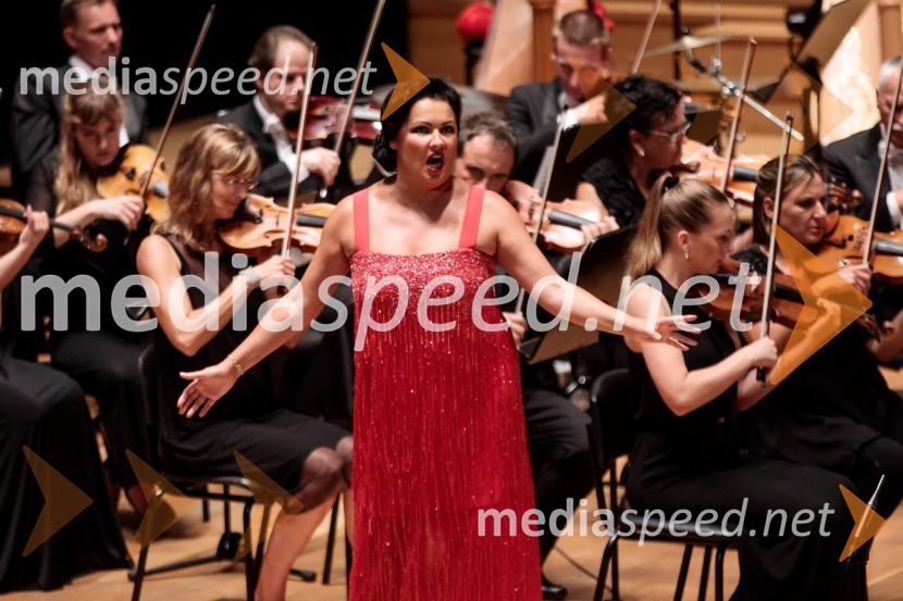  Anna Netrebko, sopranistkaAnna Netrebko in Yusif Eyvazov, nastop v okviru 69. Ljubljana Festivala