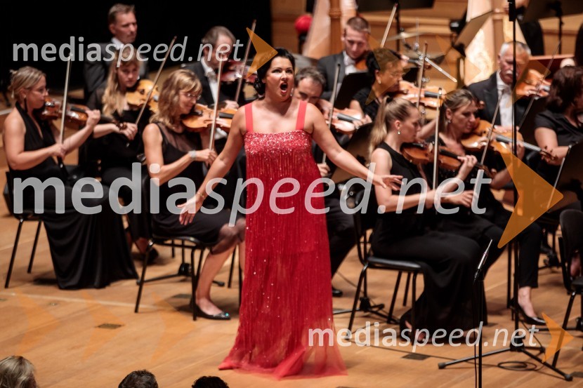  Anna Netrebko, sopranistkaAnna Netrebko in Yusif Eyvazov, nastop v okviru 69. Ljubljana Festivala