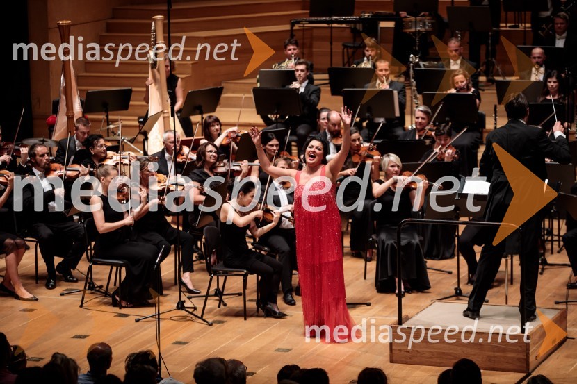  Anna Netrebko, sopranistkaAnna Netrebko in Yusif Eyvazov, nastop v okviru 69. Ljubljana Festivala