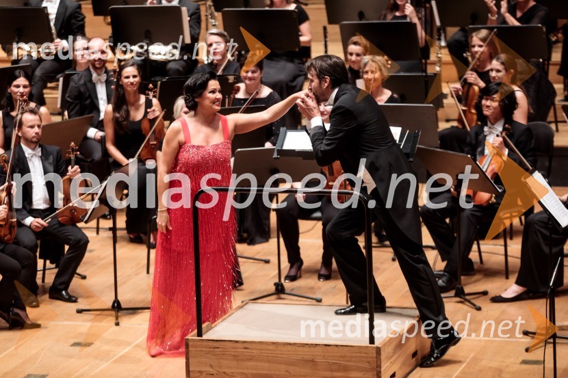  Anna Netrebko, sopranistka;  Michelangelo Mazza, dirigentAnna Netrebko in Yusif Eyvazov, nastop v okviru 69. Ljubljana Festivala