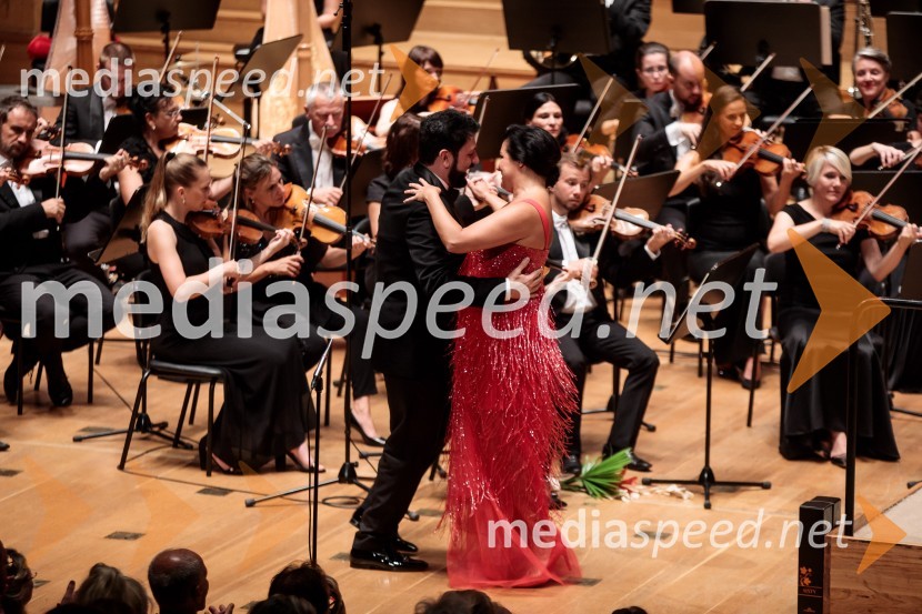  Jusif Ejvazov, tenor;  Anna Netrebko, sopranistkaAnna Netrebko in Yusif Eyvazov, nastop v okviru 69. Ljubljana Festivala