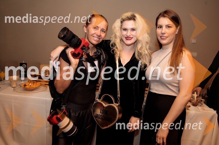  Darja Štravs Tisu, radijska voditeljica, glasbenica in fotografinja;  ... ;  Tina Berk, PR, Festival LjubljanaAnna Netrebko in Yusif Eyvazov, nastop v okviru 69. Ljubljana Festivala