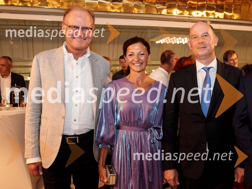  Janez  Škrabec, direktor Riko d.o.o., predsednik Slovensko-ruskega poslovnega sveta, častni konzul Belorusije; dr. Maja Zalaznik, nekdanja ministrica za izobraževanje, znanost in šport;  ... Anna Netrebko in Yusif Eyvazov, nastop v okviru 69. Ljubljana Festivala