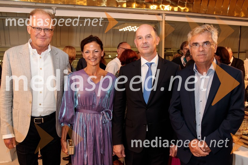  Janez  Škrabec, direktor Riko d.o.o., predsednik Slovensko-ruskega poslovnega sveta, častni konzul Belorusije; dr. Maja Zalaznik, nekdanja ministrica za izobraževanje, znanost in šport;  ... ;  Aleksander  Zalaznik, generalni direktor Danfoss Trata, predsednik Združenja ManagerAnna Netrebko in Yusif Eyvazov, nastop v okviru 69. Ljubljana Festivala