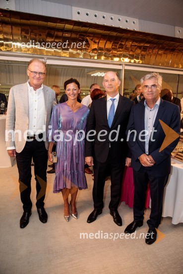  Janez  Škrabec, direktor Riko d.o.o., predsednik Slovensko-ruskega poslovnega sveta, častni konzul Belorusije; dr. Maja Zalaznik, nekdanja ministrica za izobraževanje, znanost in šport;  ... ;  Aleksander  Zalaznik, generalni direktor Danfoss Trata, predsednik Združenja ManagerAnna Netrebko in Yusif Eyvazov, nastop v okviru 69. Ljubljana Festivala