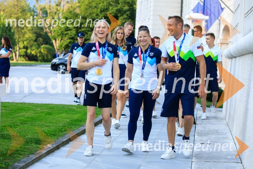  Janja Garnbret, slovenska športna plezalka;  Tina Trstenjak, judoistka;  Benjamin Savšek, kanuist Sprejem olimpijske reprezentance na Brdu