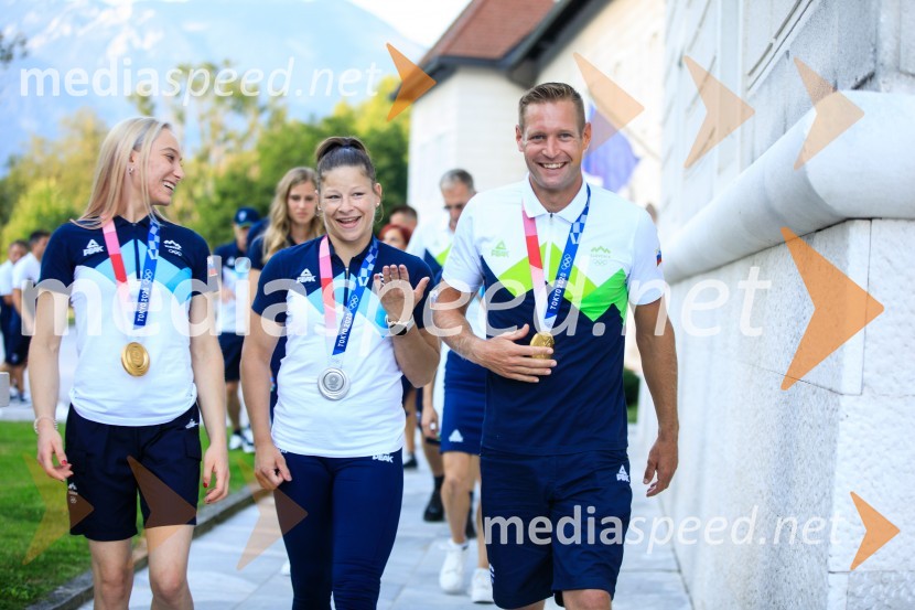  Janja Garnbret, plezalka;  Tina Trstenjak, judoistka;  Benjamin Savšek, kanuist Sprejem olimpijske reprezentance na Brdu