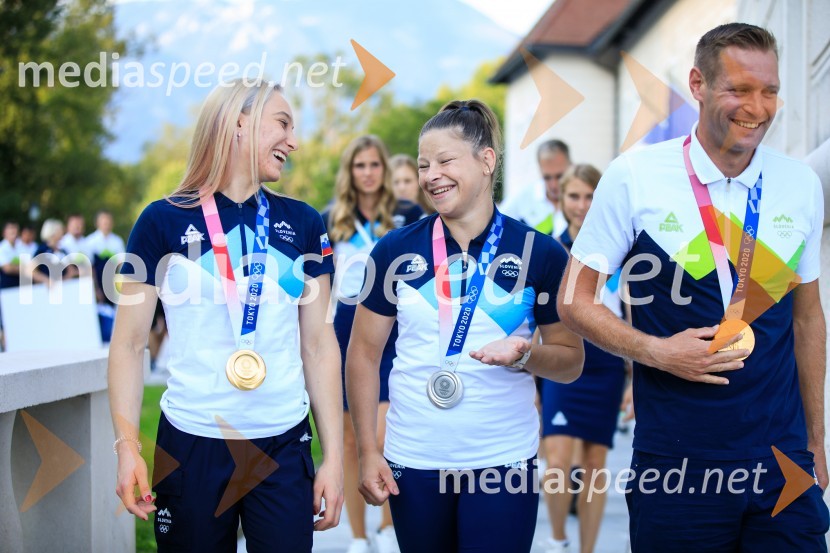  Janja Garnbret, plezalka;  Tina Trstenjak, judoistka;  Benjamin Savšek, kanuist Sprejem olimpijske reprezentance na Brdu