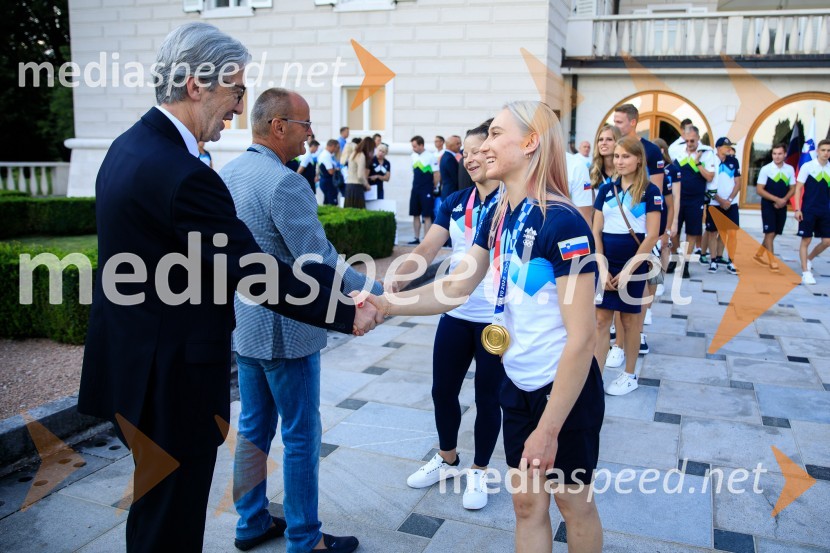  ... ;  Janja Garnbret, plezalkaSprejem olimpijske reprezentance na Brdu