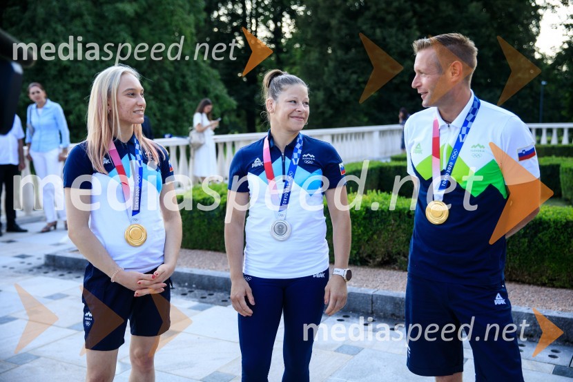  Janja Garnbret, plezalka;  Tina Trstenjak, judoistka;  Benjamin Savšek, kanuist Sprejem olimpijske reprezentance na Brdu