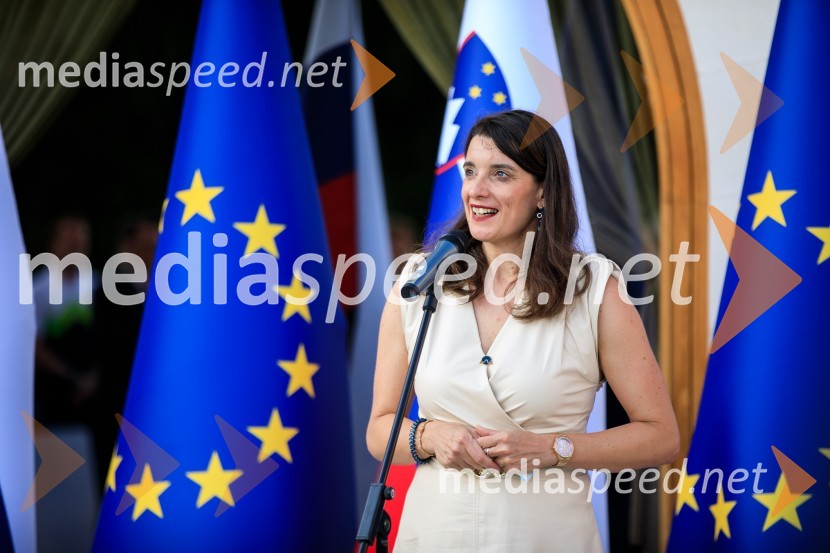 dr. Simona Kustec, ministrica za izobraževanje, znanost in športSprejem olimpijske reprezentance na Brdu